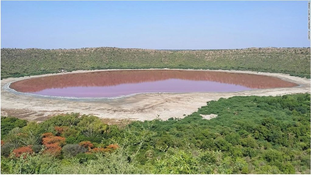 ทะเลสาบ5หมื่นปีเป็นสีชมพู อินเดียงง นักวิทย์เก็บตัวอย่างน้ำ-ไขปริศนา