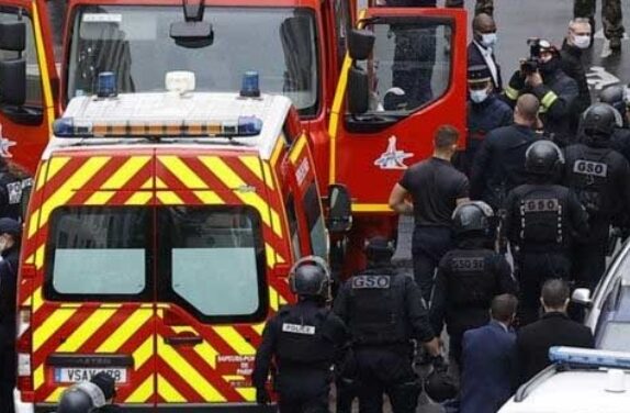 ตำรวจฝรั่งเศสรวบ 7 คน เอี่ยวก่อการร้าย ไล่แทงช็อกกรุงปารีส