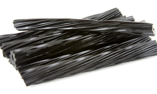 คนงานก่อสร้างชาวแมสซาชูเซตส์ความรักต่อลูกกวาดชะเอมดำทำให้เขาต้องเสียชีวิต ผู้ชายเสียชีวิตจากการกินชะเอมดำ 1 ถุงครึ่งต่อวัน