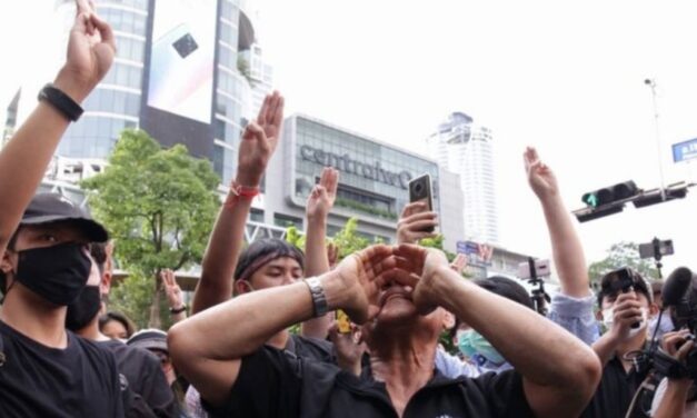 สื่อนอกชี้ การพูดเรื่องสถาบันกษัตริย์ไม่ใช่เรื่องต้องห้ามอีกแล้วในไทย
