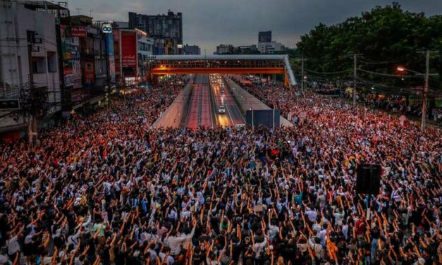 ราษฎร 2563: ประกาศเดินขบวนใหญ่ 8 พ.ย. เขียนจดหมาย “ยื่นถึงกษัตริย์”