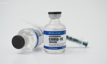 California เร่งฉีดโคโรน่าไวรัสวัคซีนอนุญาตให้ทุกคนที่อายุ 65+ขึ้นไปฉีดวัคซีนฟรี ไม่ดูสถานภาพ เริ่มวันนี้