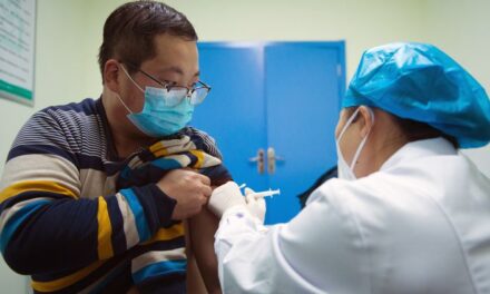 ไทยตั้งเป้าสร้างภูมิคุ้มกันให้ประชาชน 19 ล้านคนจากไวรัสโคโรนาในระยะแรกของการฉีดวัคซีนเริ่มตั้งแต่วันที่ 14 กุมภาพันธ์