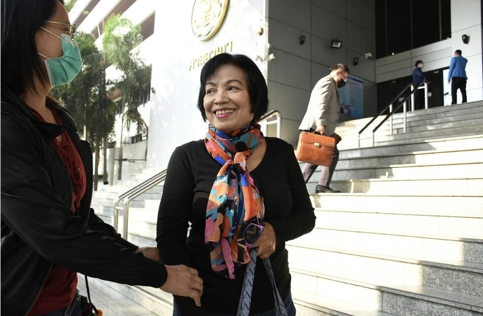 หญิงไทยรับโทษจำคุก 43 ปีฐานดูหมิ่นกษัตริย์ไทย