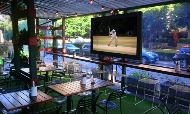 เหตุใดจึงต้องปิดทีวีที่ร้านอาหาร L.A. County เจ้าหน้าที่กล่าวว่าการตะโกนกรีดร้องสามารถแพร่กระจายโคโรนาไวรัสได้