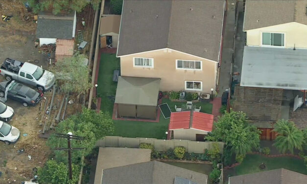 สอบสวนการเสียชีวิตกำลังดำเนินการหลังจากสายไฟตกลง ผู้เสียชีวิต 2 คนที่บ้านในเมืองพาโนรามาซิตี้