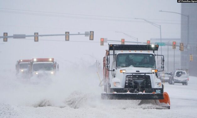 พายุหิมะ-ทอร์นาโด ถล่มสหรัฐฯ สะเทือนแผนแจกจ่ายวัคซีน