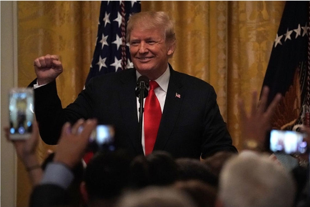 “ทรัมป์” ยิ้มร่า! รอด “ถอดถอน” พ้นข้อหาปลุกม็อบก่อกบฏบุกป่วน “สภาคองเกรส”