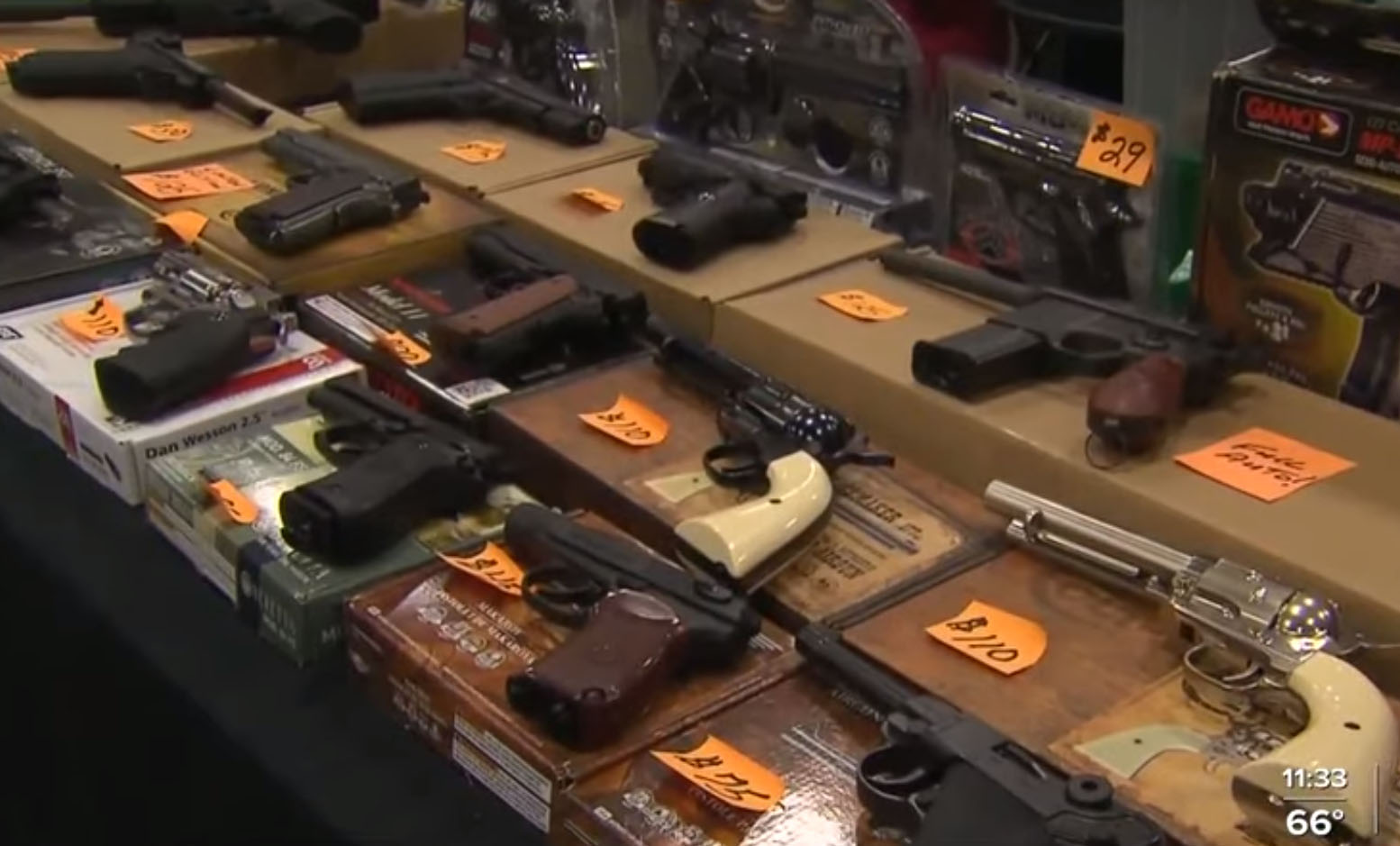 บันทึกการตรวจสอบประวัติอาวุธปืนในอเมริกา 4.3 ล้านครั้ง ในเดือนมกราคม 2021 ส่งสัญญาณการขายปืนจำนวนมาก