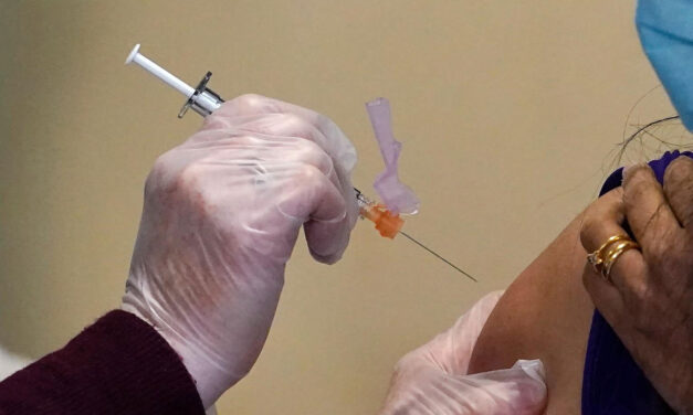 ลอสแองเจลิสเคาน์ตี้ คนที่กำลังมองหาการฉีดโควิดวัคซีนครั้งแรกถึงกับถูกยกเลิกการนัดหมายเนื่องจากวัคซีนขาดตลาด