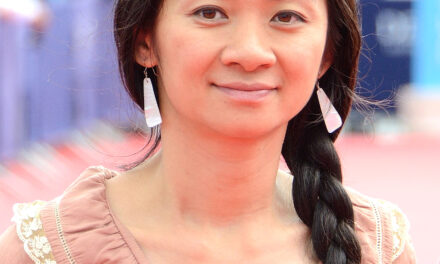 ผู้กำกับหญิงชาวเอเซียคนแรกยอดเยี่ยมในประวัติศาสตร์ของออสก้า Chloé Zhao (โคลอี่ ชาว) ได้รับรางวัล
