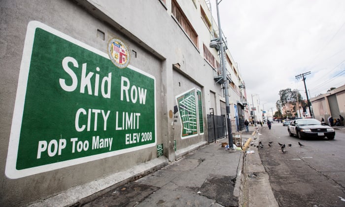 ศาลฏีกาสหรัฐส้่งให้นครลอสแองเจลิสนำคนเร่ร่อนที่ Skid Row ดาวเทาน์ออกจากถนนสู่บ้านพัก