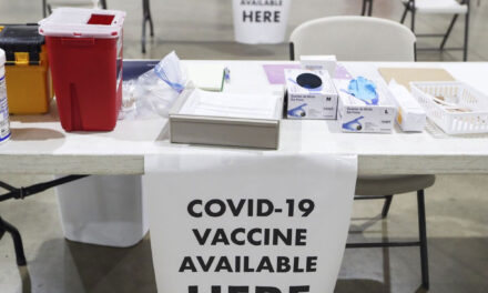Alaska ฉีดโควิดวัคซีนให้กับผู้เดินทางนักท่องเที่ยวทุกคนฟรี ที่สี่สนามบินใหญ่ เริ่ม 1 มิถุนายน