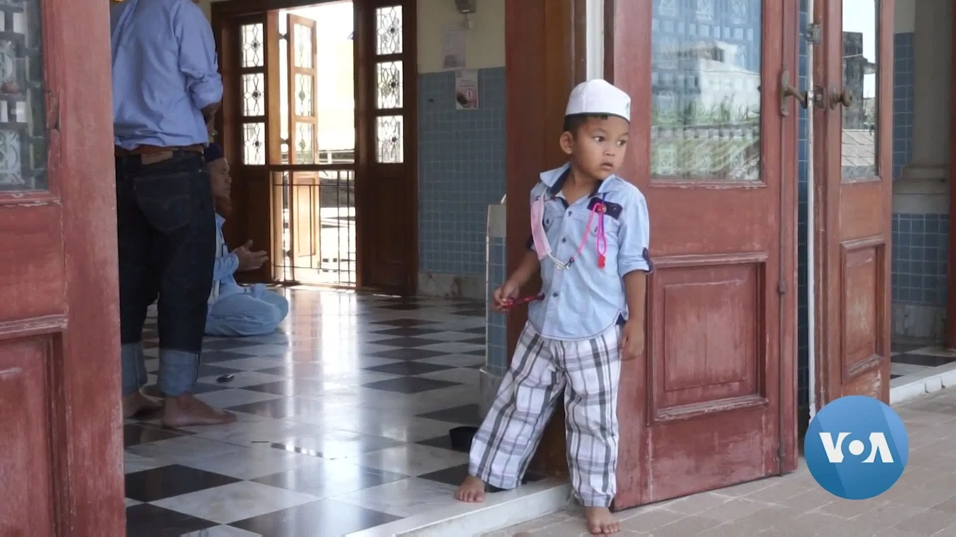 ชนรุ่นใหม่ ความหวังใหม่ นักเล่นสเก็ตบอร์ด คาเฟ่ แกลเลอรี: ในเขตุการก่อความไม่สงบจังหวัดทางใต้สุดของไทย