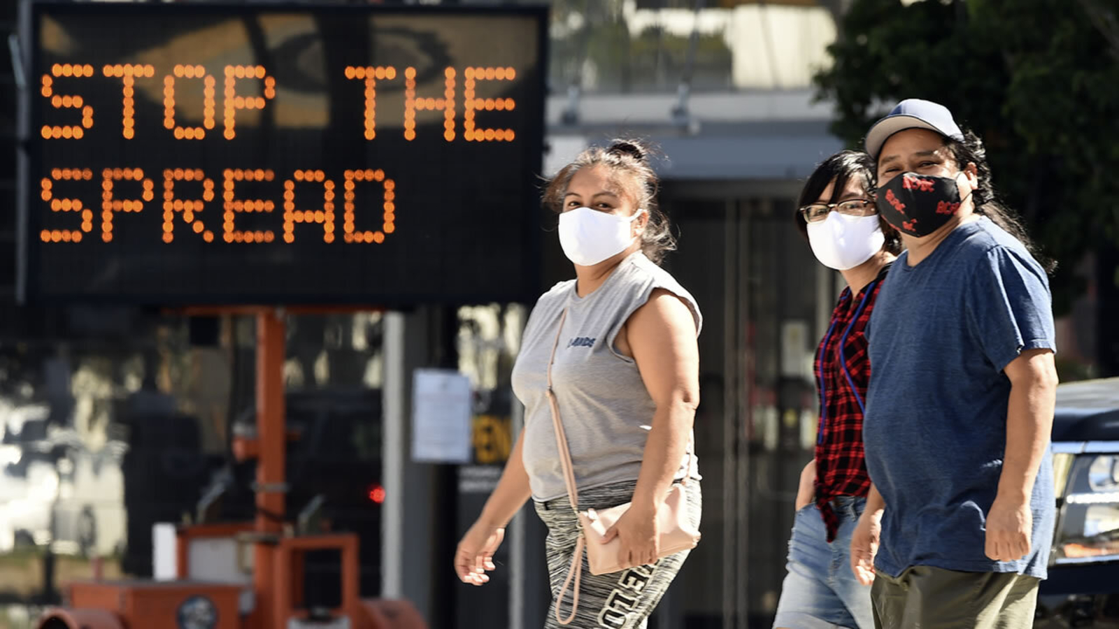 แอลเอเคาน์ตี้ ยังคงต้องสวมหน้ากากอีกไหม? หลังจากที่แคลิฟอร์เนียเปิดอีกครั้งในวันที่ 15 มิถุนายน