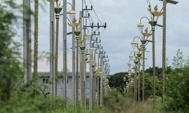 เรื่องอื้อฉาวไฟถนนของไทย: รัฐบาลท้องถิ่นอยู่ภายใต้การสอบสวนเรื่อง ‘เงินใต้โต๊ะ’