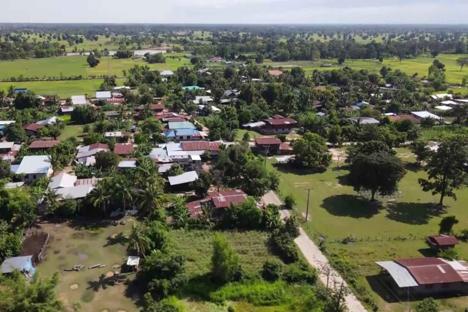 หลบเลี่ยงการกักกันที่นำไปสู่การล็อคดาวน์ทั้งหมู่บ้าน