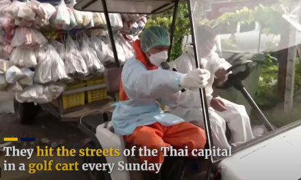 พระไทยไม่นิ่งส่งอาหารโดยใช้รถกอลฟ์