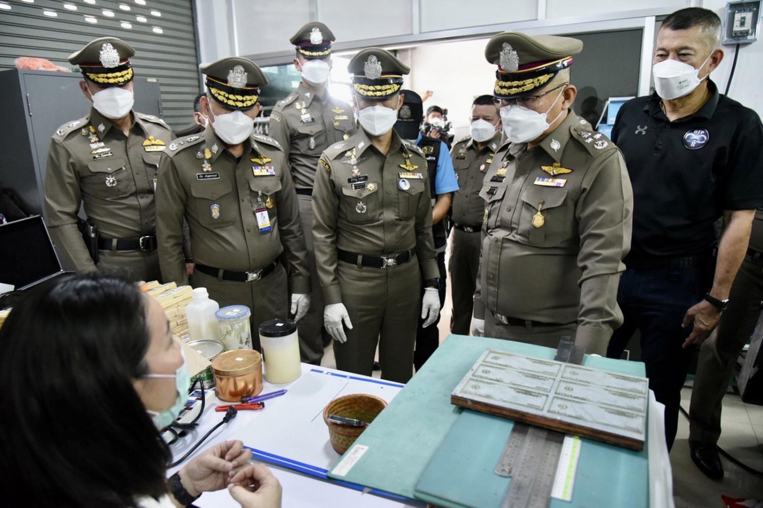 ตำรวจไทยเปิดแผนลอบโจมตีแก๊งปลอมเงิน