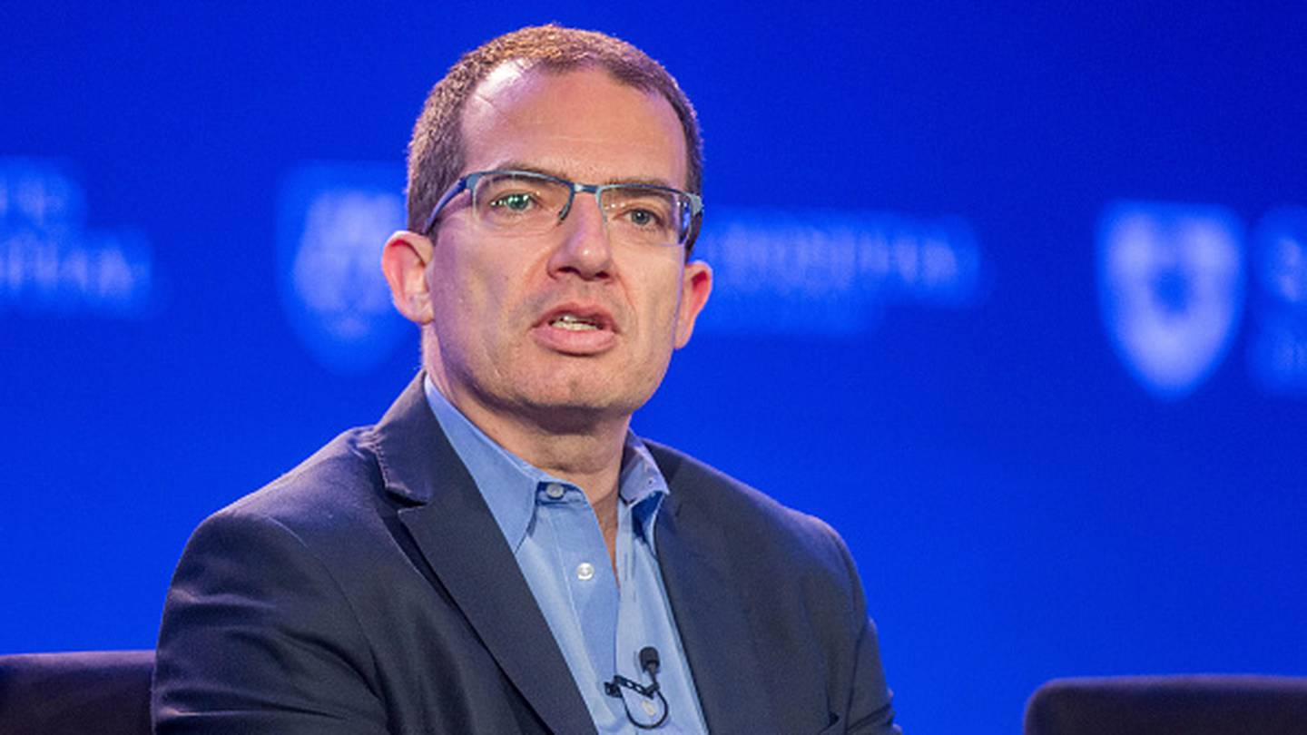 หัวหน้าผู้ผลิตยา Moderna กล่าวว่าวัคซีน COVID-19 ไม่น่าจะมีประสิทธิภาพในการต่อต้าน coronavirus สายพันธุ์ Omicron