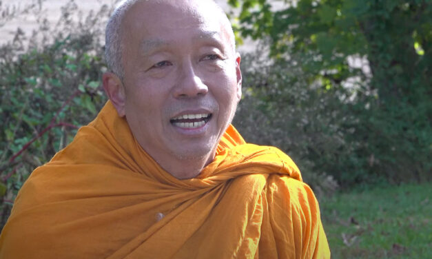 การเดินทางครั้งใหม่ของ ‘พระสุธรรม นทีทอง’ พระสงฆ์ไทยเดินรณรงค์เพื่อสันติภาพในสหรัฐฯ