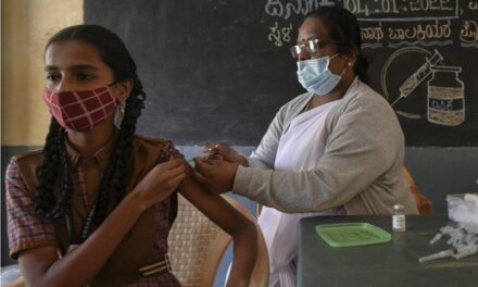 อินเดีย น่วม! สั่งเคอร์ฟิวกรุงนิวเดลี-มุมไบ – ระดมฉีดวัคซีนเยาวชน15-18ปีคุมโควิด