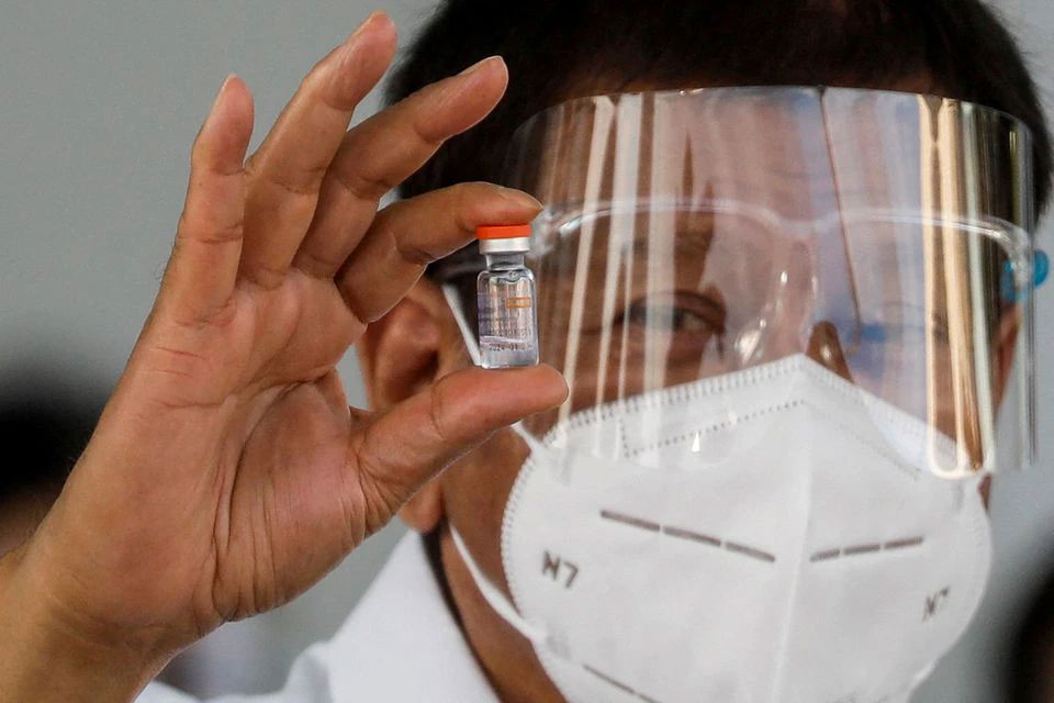 ประธานาธิบดีโรดริโก ดูเตอร์เตของฟิลิปปินส์ ขู่สั่งจับกุมผู้ที่ไม่ได้รับฉีดวัคซีนออกมานอกบ้าน
