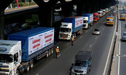 คนขับรถบรรทุกของไทยประท้วงราคาน้ำมันดีเซลอุดตันเมืองหลวง