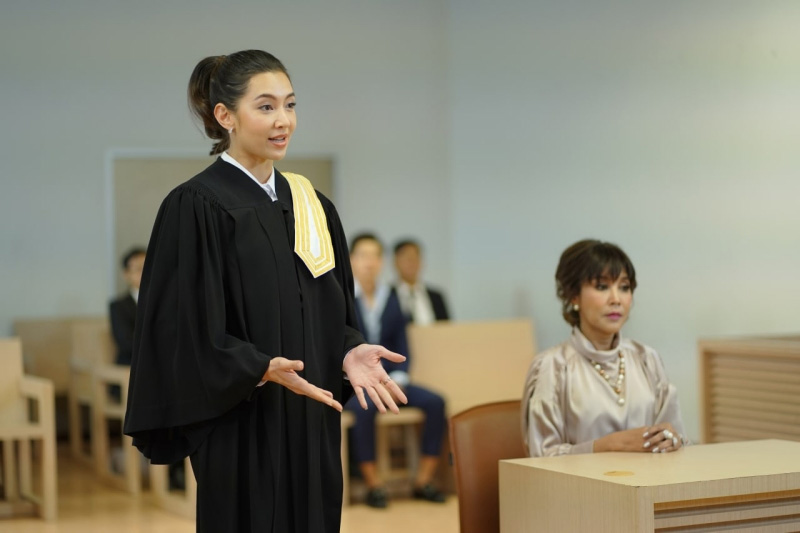 ทำไมนักกฎหมายหญิงไทย ใส่กางเกงว่าความในศาลไม่ได้