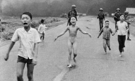 50 ปีหลังจาก ‘สาวนาปาล์ม’ ตำนานบิดเบือนความเป็นจริงเบื้องหลังภาพถ่ายอันน่าสยดสยองของสงครามเวียดนามและเกินจริงผลกระทบ
