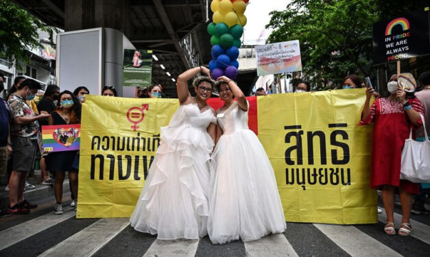 ไทยจัดขบวนพาเหรดไพรด์อย่างเป็นทางการครั้งแรกในกรุงเทพฯ