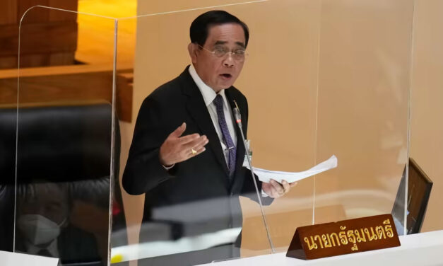 นายกรัฐมนตรี และ 10 รัฐมนตรีรอดจากศึกซักฟอกครั้งสุดท้ายของรัฐบาล