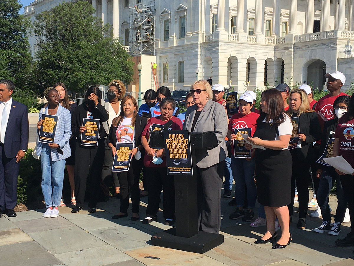 สมาชิกสภาผู้แทนราษฎรของสหรัฐ 46 คนแนะนำกฎหมายเพื่ออัปเดตการตรวจคนเข้าเมืองของ Registry (รีจิสทรี)