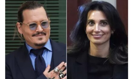 Johnny Depp กำลังเดตกับทนายความสาว Joelle Rich