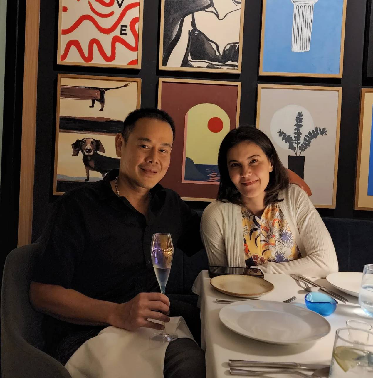 เป็ก ควง ธัญญ่า ดินเนอร์หวาน พาเมียยืนหนึ่งฉลองแต่งงานครบ 17 ปี