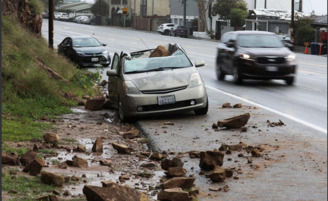 แคลิฟอร์เนียยังจมบาดาล เตรียมเจอพายุถล่มอีกหลายลูก