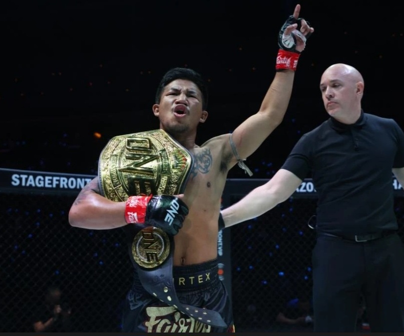 รถถัง จิตรเมืองนนท์ ชนะน็อค ประกาศศักดา บนแผ่นดินอเมริกา  ครั้งแรกอย่างยิ่งใหญ่