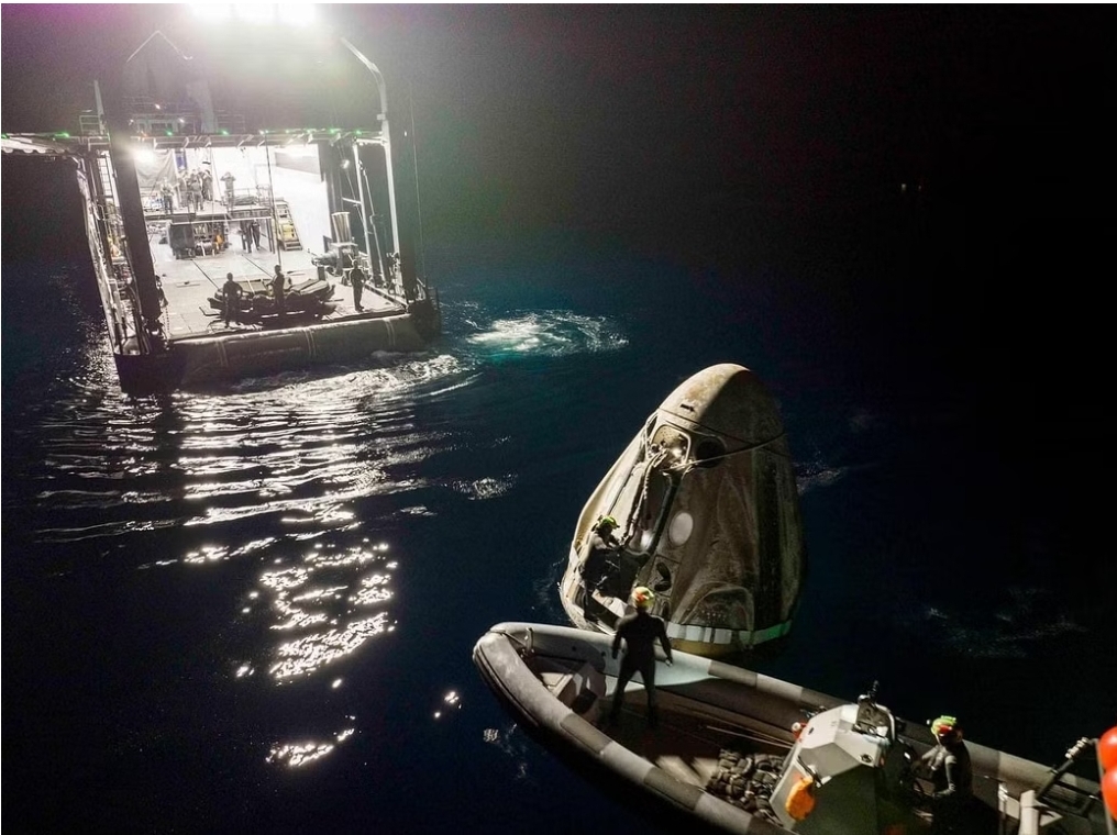 SpaceX พา 4 นักบินอวกาศ ถึงโลกอย่างปลอดภัย