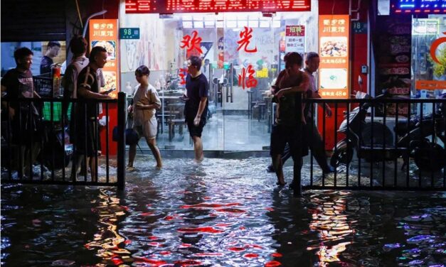 น้ำท่วมจีน ‘รุนแรงสุด’ ในรอบ 140 ปี คร่าแล้ว 20 ชีวิต