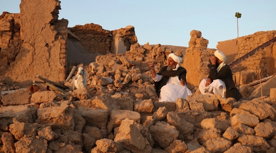 แผ่นดินไหวระดับ 6.3 เขย่าอัฟกานิสถาน ดับแล้ว 15 ศพ