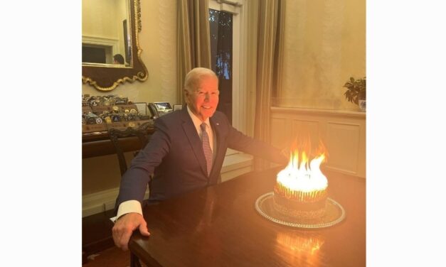 Joe Biden ได้ออกมาโพสต์ภาพฉลองวันเกิดวัย 81 ปีของตัวเอง