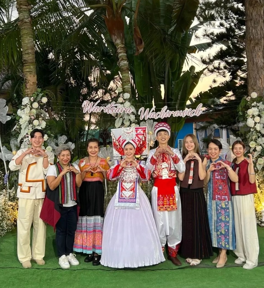 “ณิชา” ควงแขน “โตโน่” ร่วมงานแต่งพี่ชายจัดพิธีแบบล้านนา ชาติพันธุ์ม้ง โมเมนต์น่ารักอบอุ่นมาก